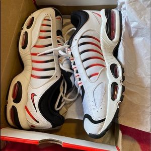 Air max tail wind IV